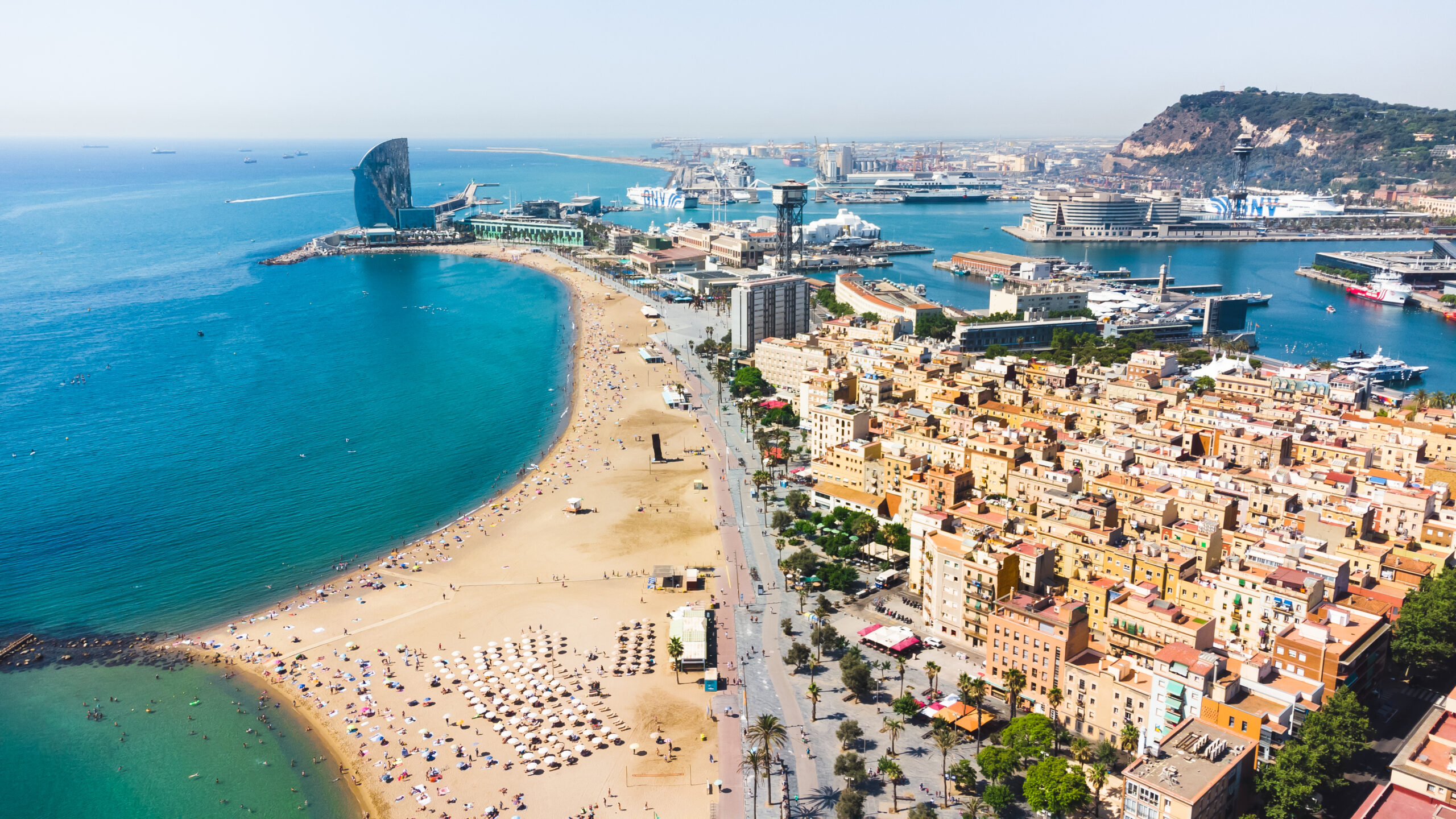 Barcellona, vista aerea della Barceloneta